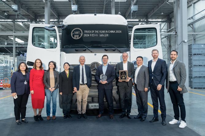梅赛德斯-奔驰Actros C 荣获2024年度卡车（国际品牌）(TOYC 2024)