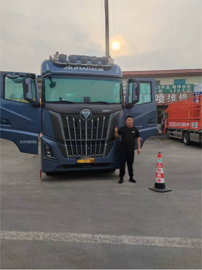 首月就跑12000公里+！欧曼银河7燃气车：高师傅穿山越疆的得力战车
