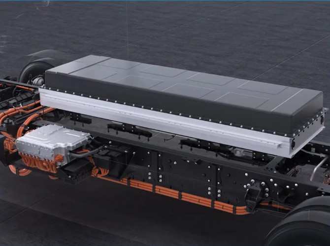 开“电骏马”坤鹏ET9，跑出创富新速度