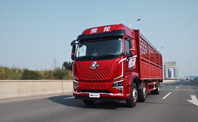 女麦客的最爱！乘龙H5V斩获2026卡姐推荐“绿通房车”大奖